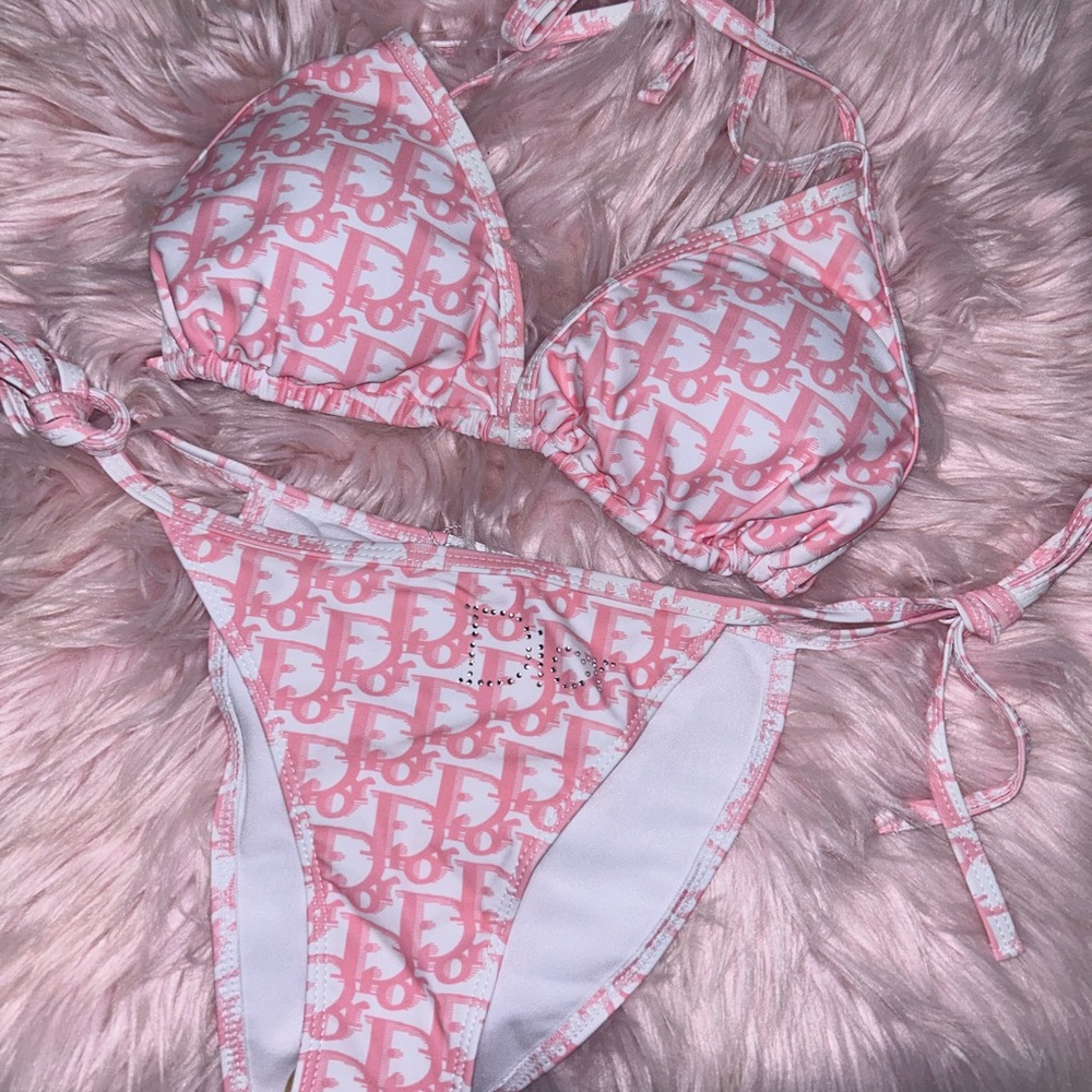 Pink monogram bikini🎀